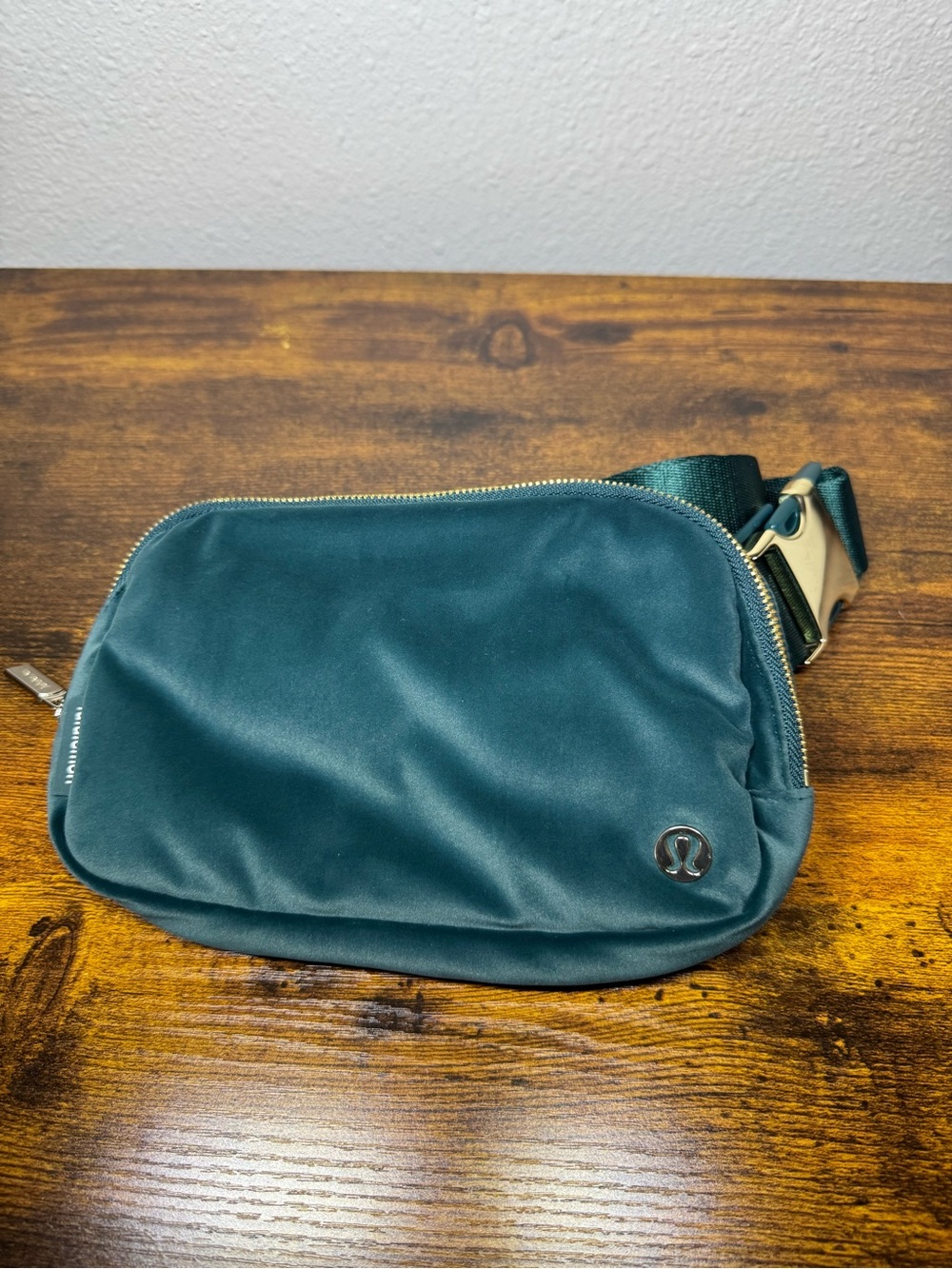 Lululemon Everywhere Belt Bag 1L Green Jasper Velour Gold Hardware New
